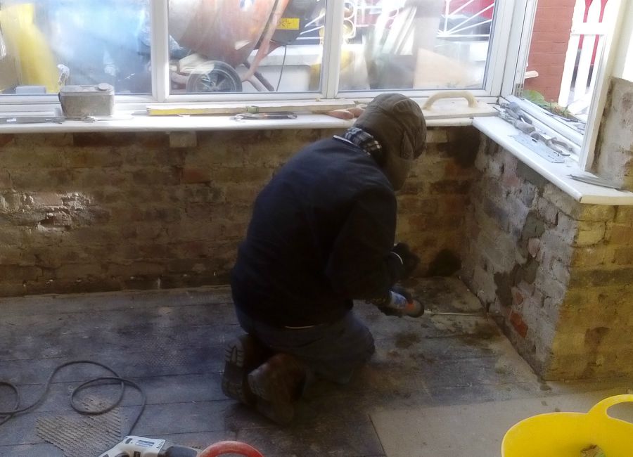 london damp proof course injection
